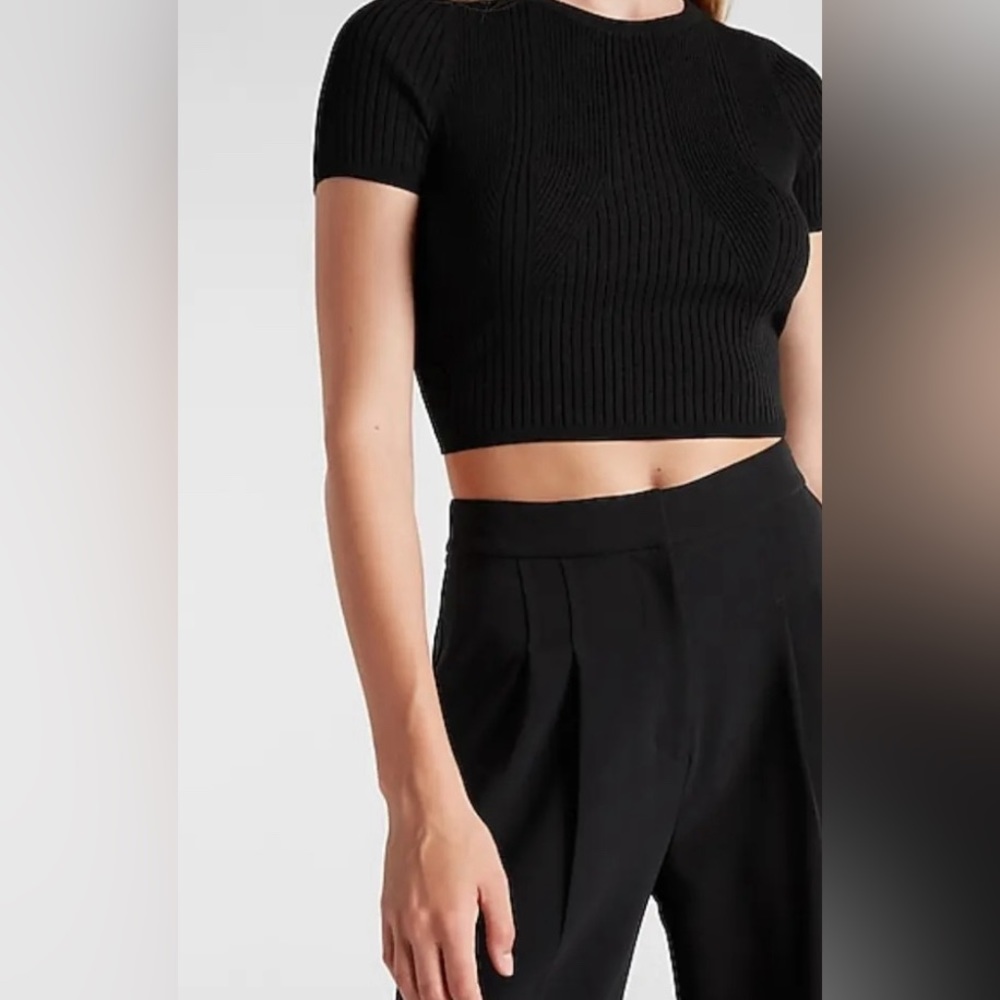 NWT Express Body Contour Cutout Cropped Sweater Ribbed Black Size L - Picture 2 of 9